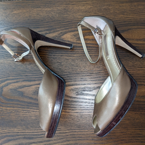 Nine West peep toe heels 7.5M - Picture 9 of 10